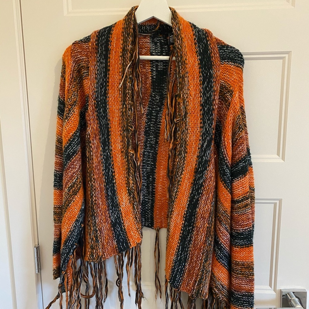 Cute vest with fringe 🍁